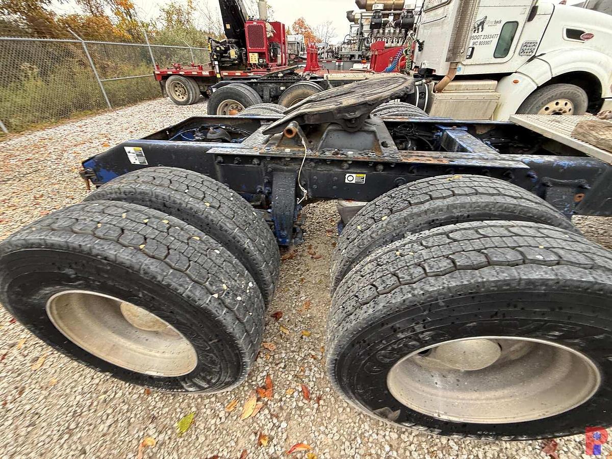 Used 2012 PETERBILT 386 T/A DAY CAB TRUCK TRACTOR