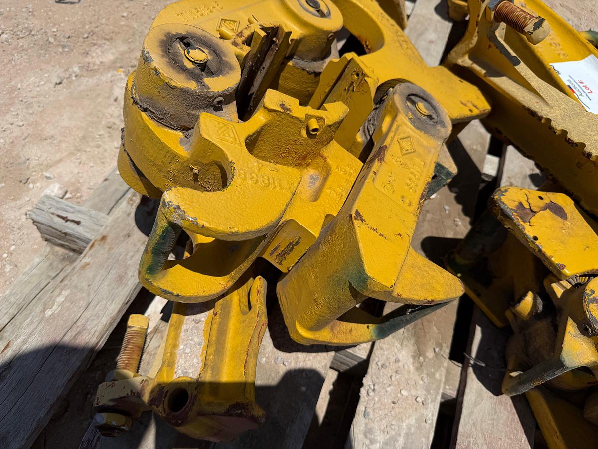 Used (2 X $) AOT TYPE C MANUAL TONGS