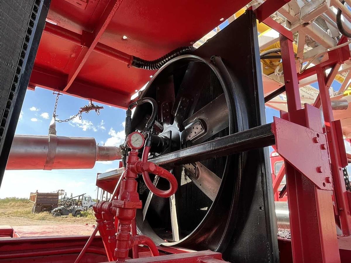 Used 1981 CHICAGO PNEUMATIC CP700 TOP DRIVE WATER WELL DRILLING RIG Package