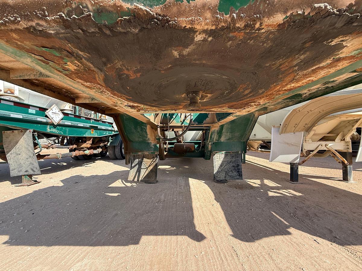 Used 2010 FREEMYER T/A 2-POD DRY BULK TANK TRAILER