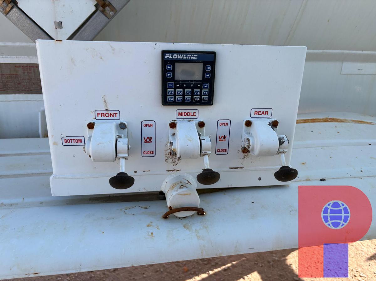 Used 2013 WORLEY WELDING WORKS  5,000GAL 3-COMPARTMENT T/A ACID TRANSPORT TRAILER