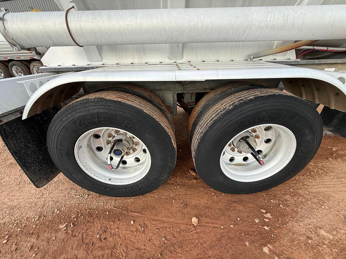 Used 2014 STEPHENS 6,800 GALLON DOT-407 4- AXLE TANK PUP TRAILER