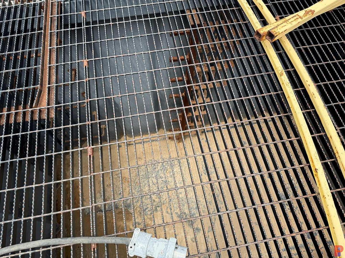 Used 27’L X 10’W X 6.5’H 2-COMPARTMENT 260 BBL. MIXING TANK P/B (4) 75 HP ELECTRIC MOTORS