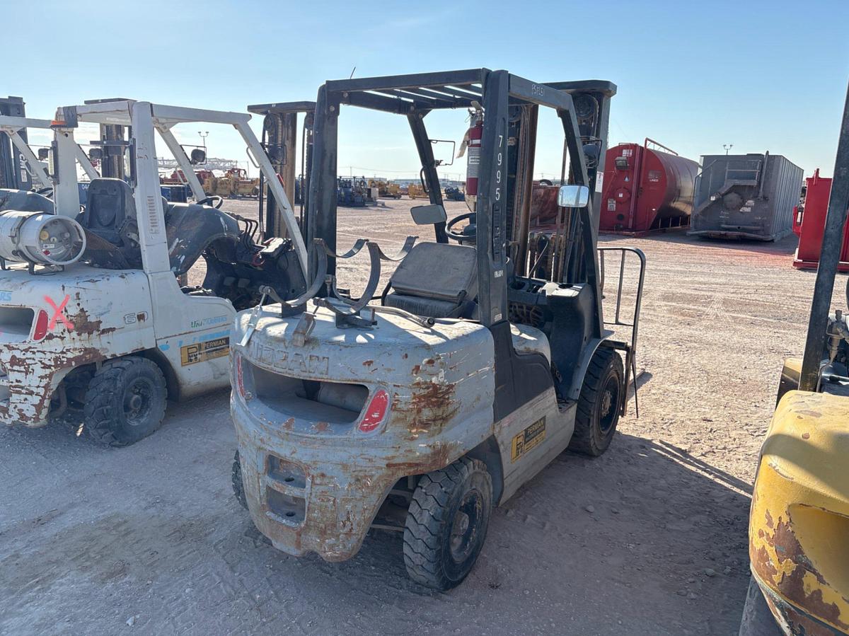 Used Nissan MUGL02A30LV 5,200lb forklift