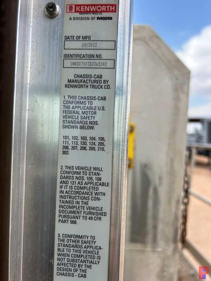 Used 2013 KENWORTH T800 DAY TRI AXLE CAB & CHASSIS