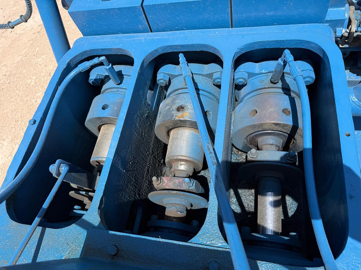 Used SMC T-165-5 5K WP TRIPLEX WELL SERVICE PUMP P/B CUMMINS 6-CYL TURBO DIESEL ENGINE SKIDDED