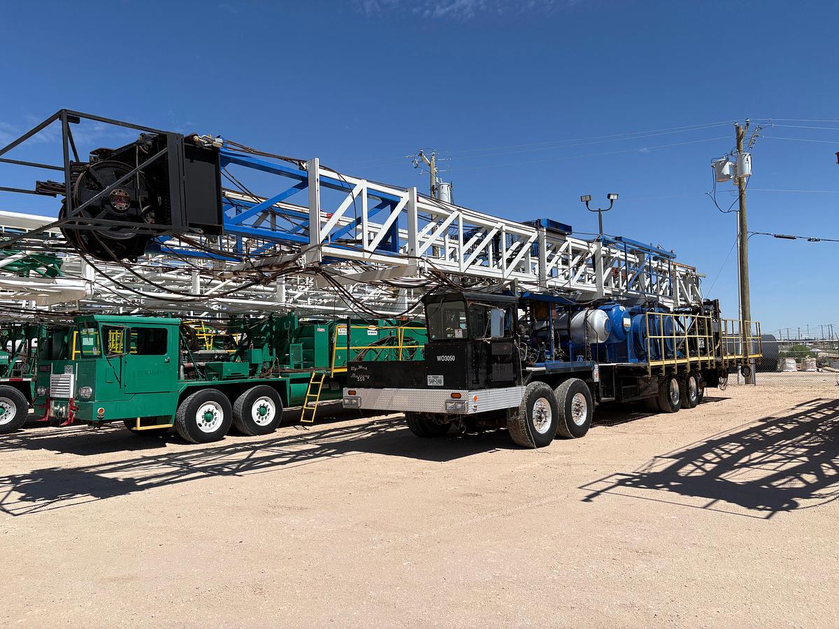 Used 2012 RIG WORKS MUSTANG 550 4-AXLE WELL SERVICE RIG (104'x275K MAST)(INOPERABLE)