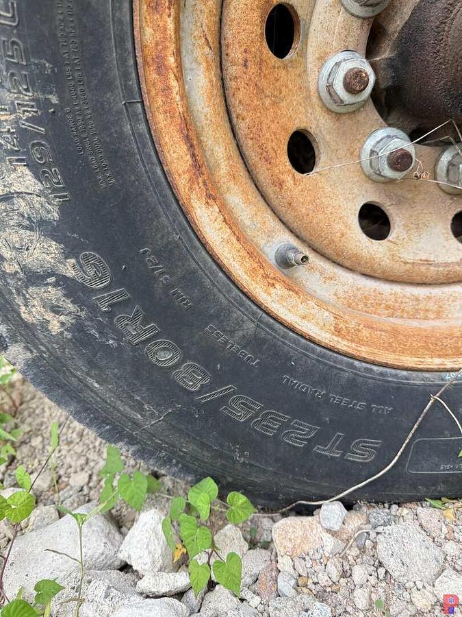 Used 2015 UNITED TRAILER 22’ X 102” T/A GOOSENECK HYDRAULIC REEL TRAILER