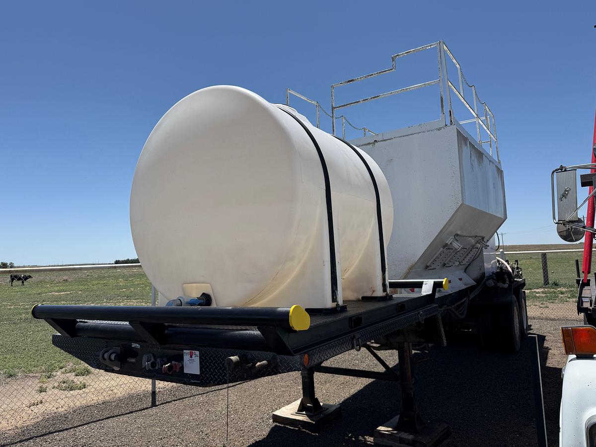 Used 400 SACK VOLUMETRIC CEMENT MIXER T/A TRAILER