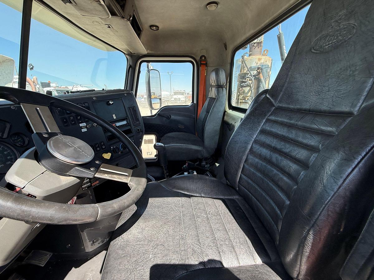 Used 2008 MACK PINNACLE T/A DAYCAB HAUL TRUCK