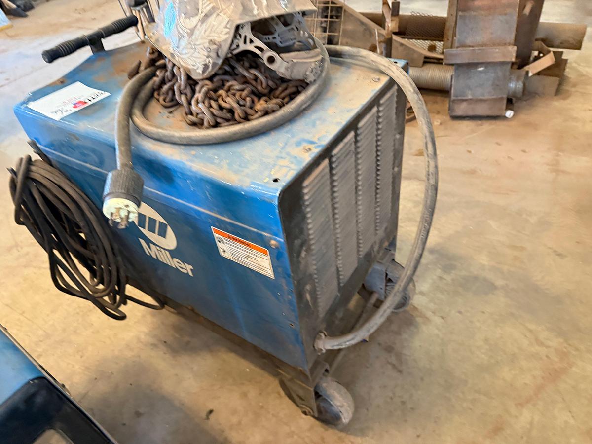 Used MILLER DIALARC 250 AC/DC WELDER