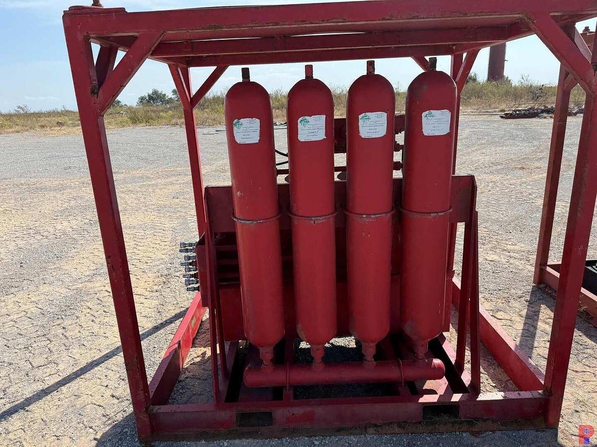Used 4-STATION 4-BOTTLE ACCUMULATOR CLOSING UNIT  SKIDDED