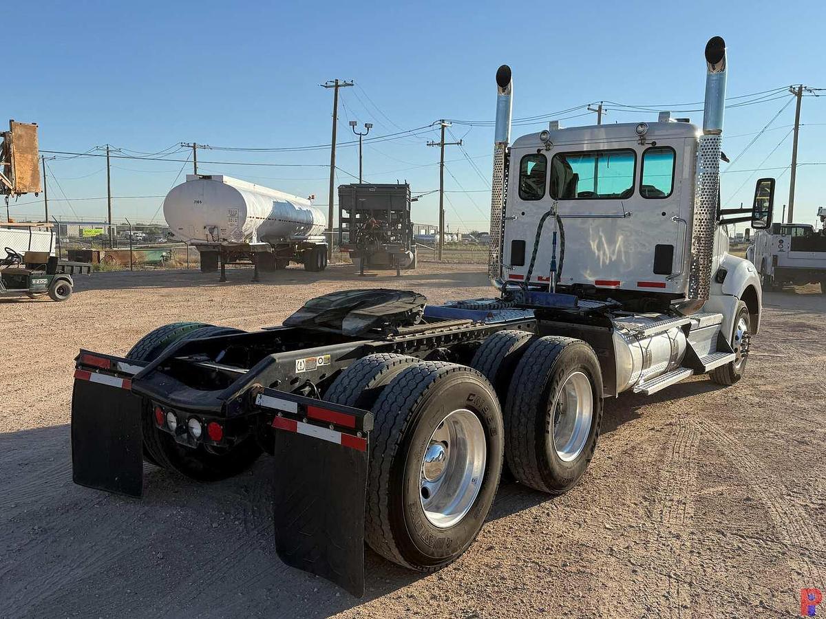 Used 2024 KENWORTH T880 T/A DAY CAB TRUCK TRACTOR