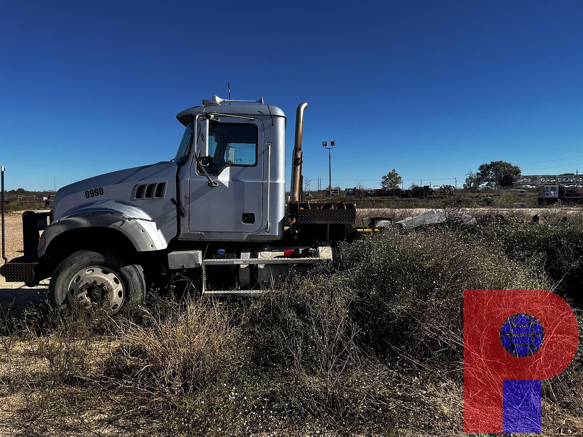 Used 2012 MACK GU713 GRANITE WINCH TRUCK (INOPERABLE)