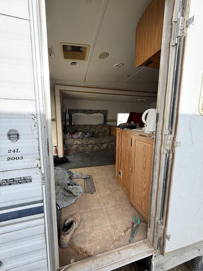 Used 2003 DUTCHMEN 25’ SPORT T/A FIFTH WHEEL PULL CAMPER TRAILER