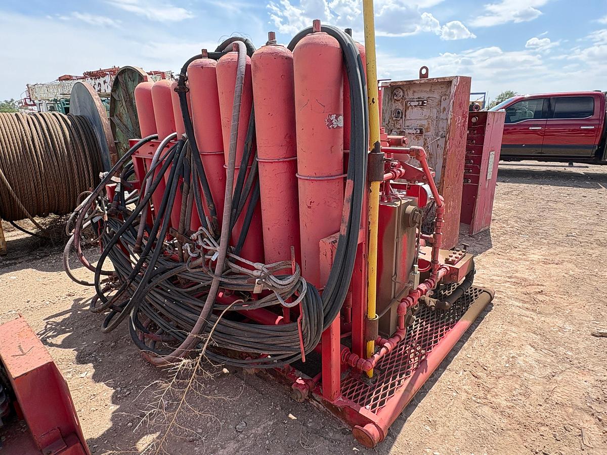 Used 6-station closing unit, skidded