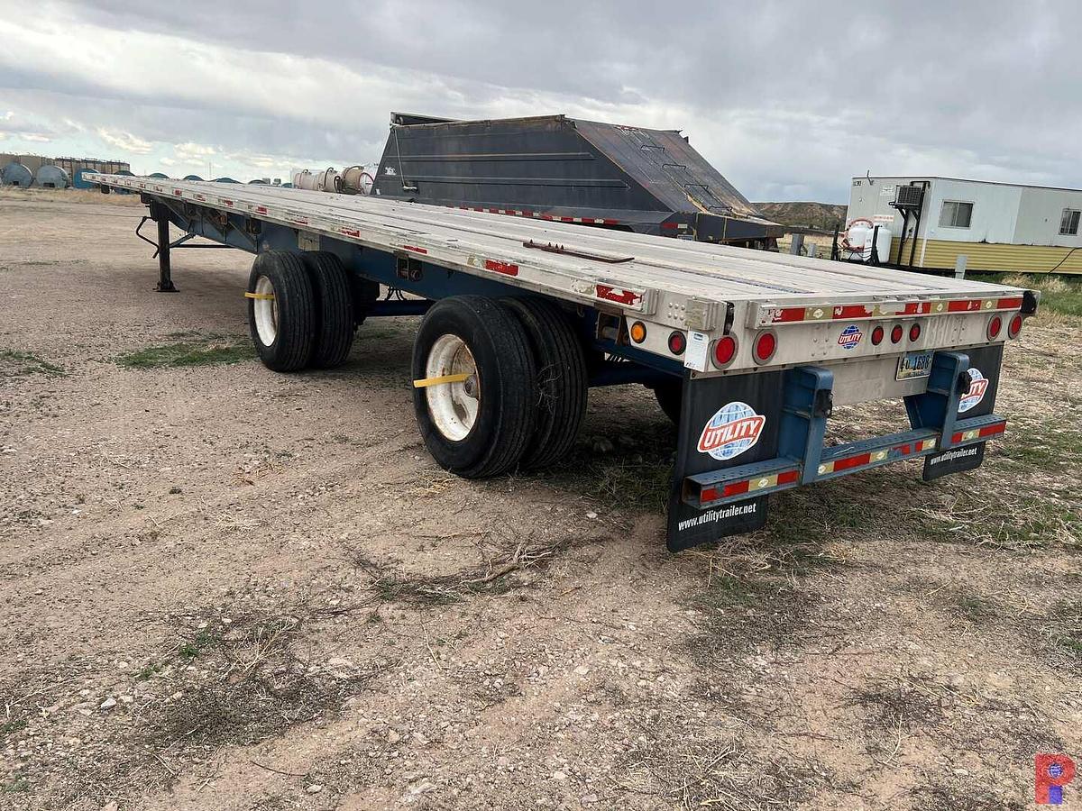 Used 2008 UTILITY TRAILER MFG. CO. 48’ TANDEM SPREAD AXLE FLATBED TRAILER