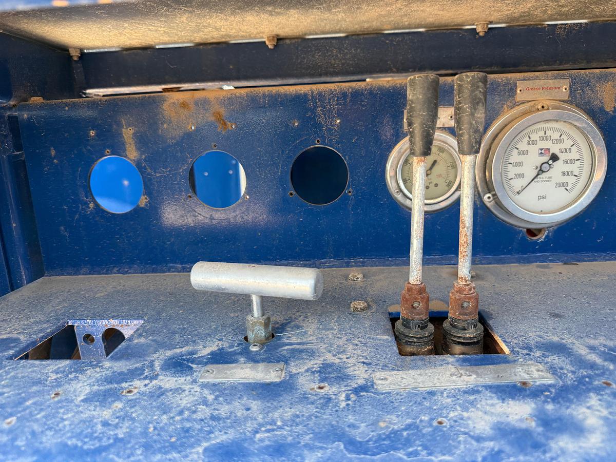 Used SELF CONTAINED 20K WP GREASE INJECTION UNIT COMBO P/B 8.4-KW ISUZU DIESEL GENERATOR