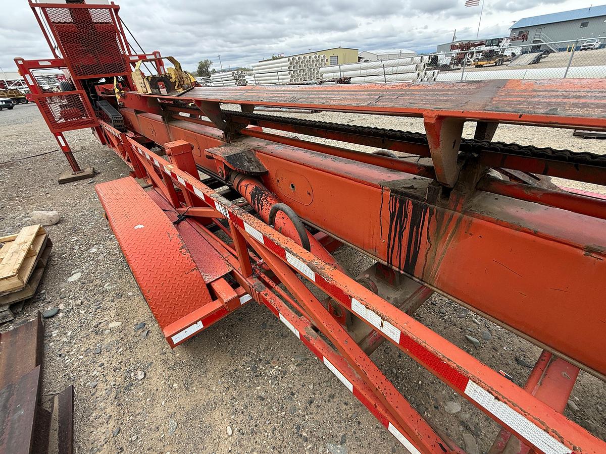 Used 2013 PIPE TRIPPER 40' HYD PIPE HANDLER MTD ON T/A GOOSNECK TRAILER