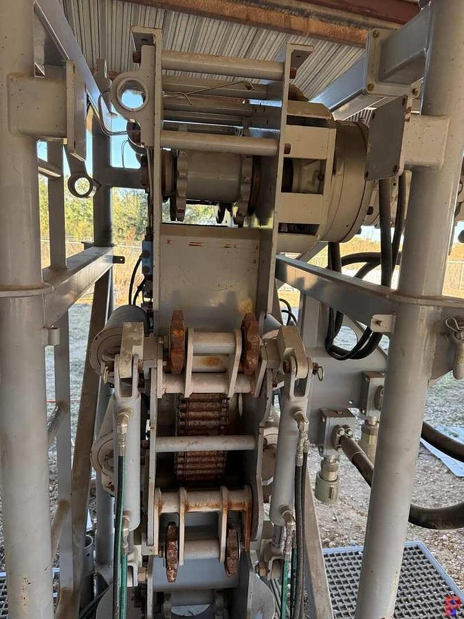 Used COIL TUBING INJECTOR HEAD (INCOMPLETE)