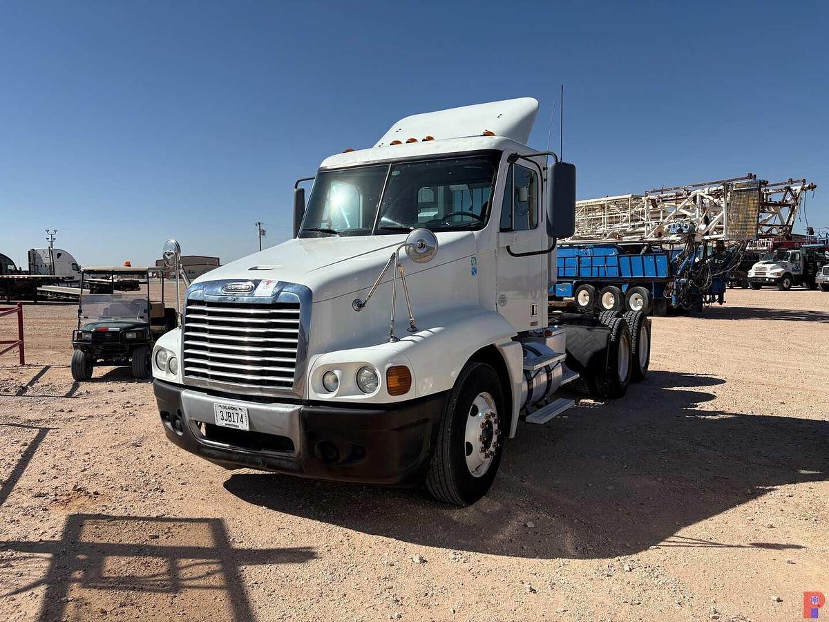 Used FREIGHTLINER CENTURY CLASS T/A DAYCAB HAUL TRUCK