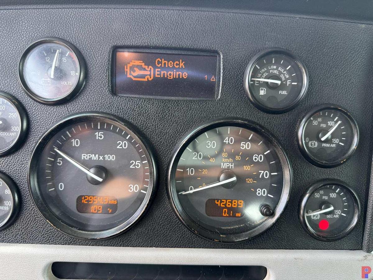 Used 2011 PETERBILT 367 T/A SLEEPER TRUCK