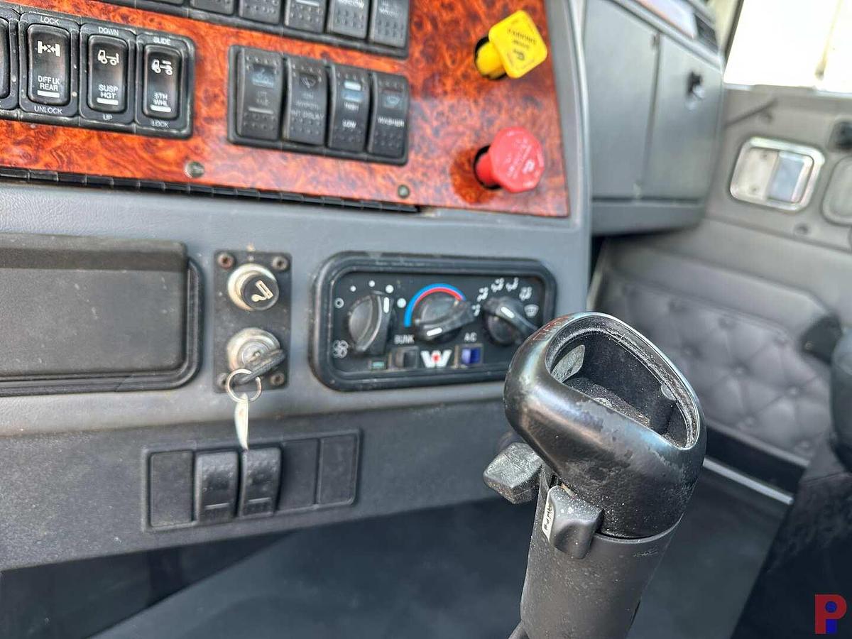 Used 2012 WESTERN STAR 4900 SA 4-AXLE TRI-DRIVE HEAVY HAUL TRUCK TRACTOR