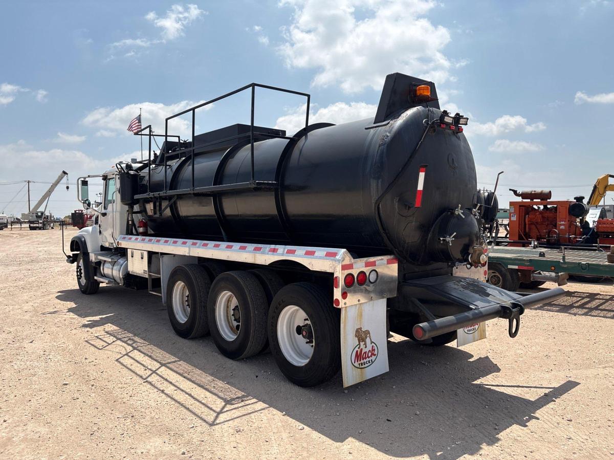 Used 2007 MACK CV713 TRI-DRIVE DAYCAB VACUUM TRUCK