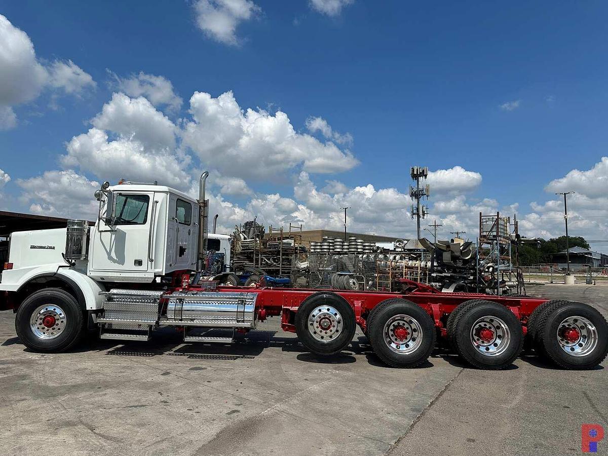 Used 2012 WESTERN STAR 4900 SA 4-AXLE TRI-DRIVE HEAVY HAUL TRUCK TRACTOR