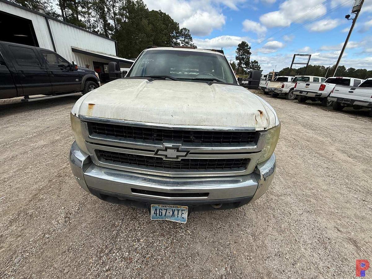 Used 2010 CHEVROLET SILVERADO 3500HD CC 4X4 10’ FLATBED PICKUP