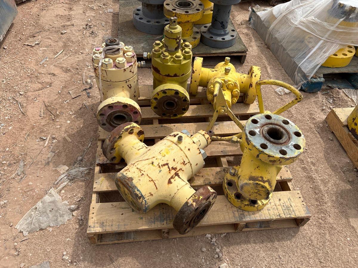 Used (9 pallets) assorted weco flanges, casing packoffs, 2-9/16” gate valves, & (5) assorted spacer spools