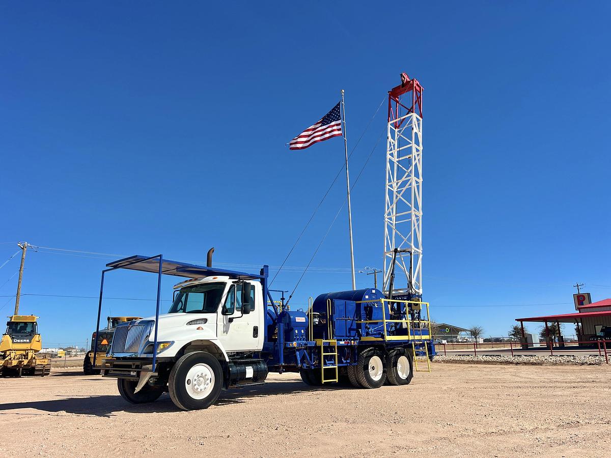 Used 2005 WATSON HOPPER S/D SWAB RIG MTD ON T/A INTERNATIONAL 7400