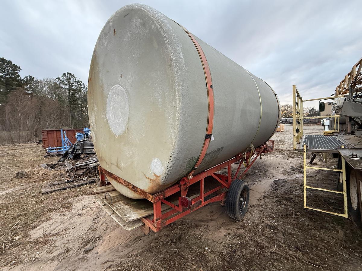 Used 8’ DIA X 13’L 110 BBL FIBERGLASS STORAGE TANK ON S/A BUMPER PULL TRAILER