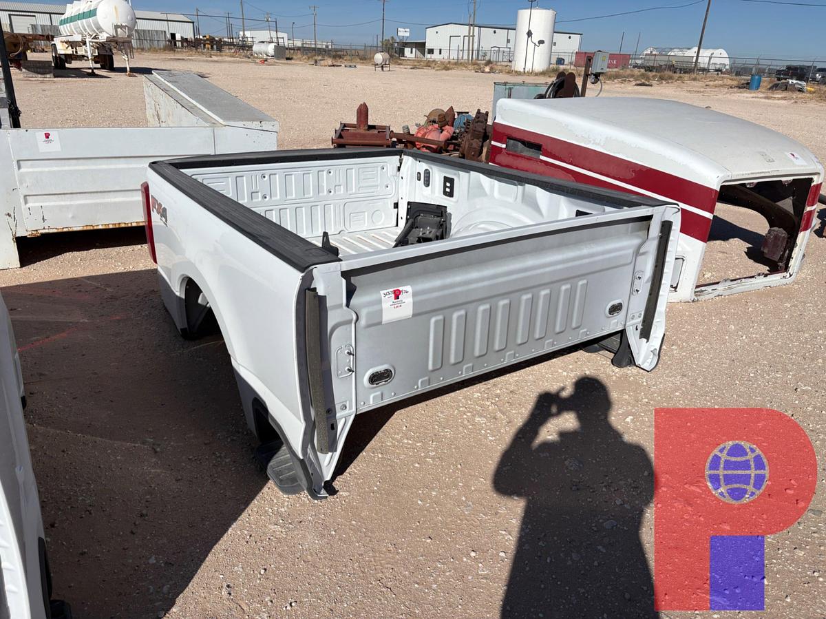 Used FORD F-250 7’ SUPER DUTY TRUCK BED W/ TOW PACKAGE