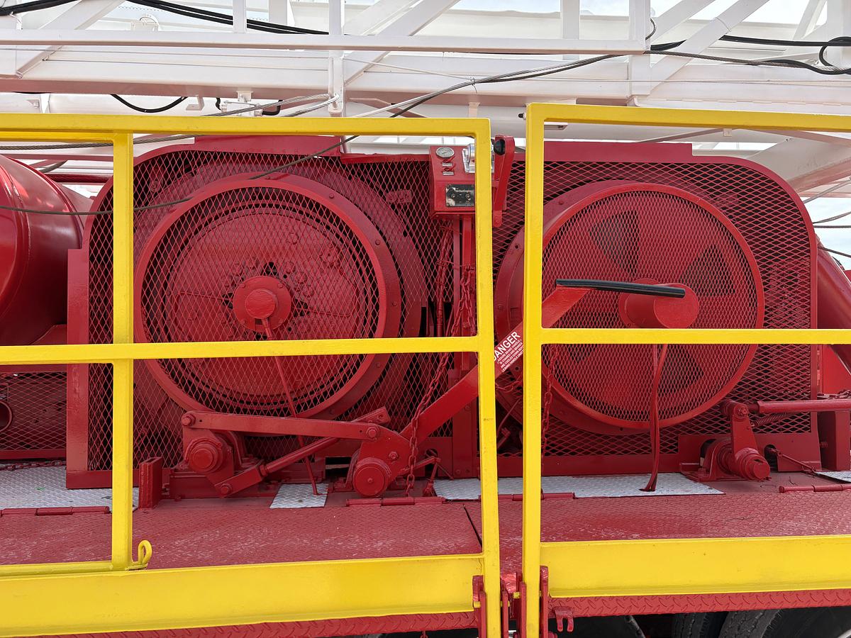 Used 2007 RIG WORKS MUSTANG 550 DD 5-AXLE WELL SERVICE RIG