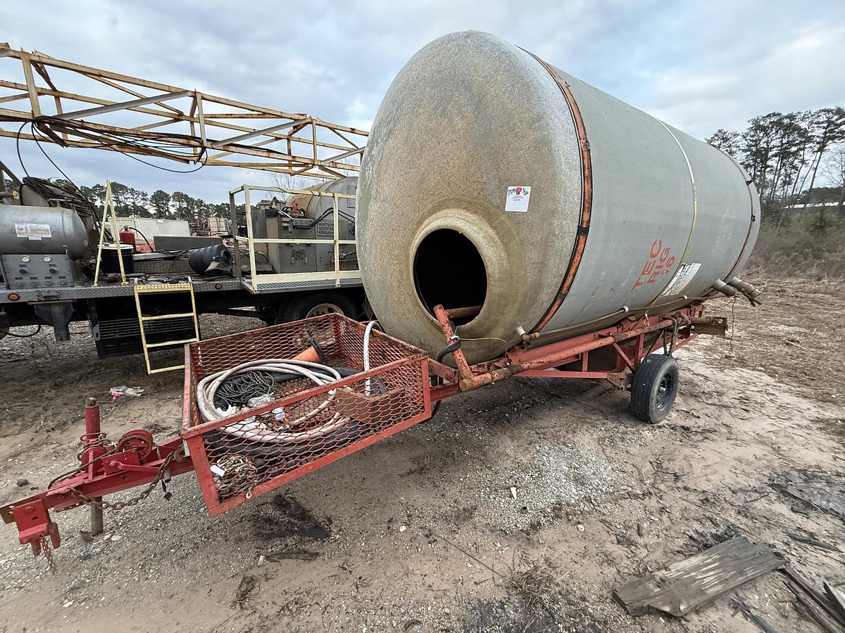 Used 8’ DIA X 13’L 110 BBL FIBERGLASS STORAGE TANK ON S/A BUMPER PULL TRAILER