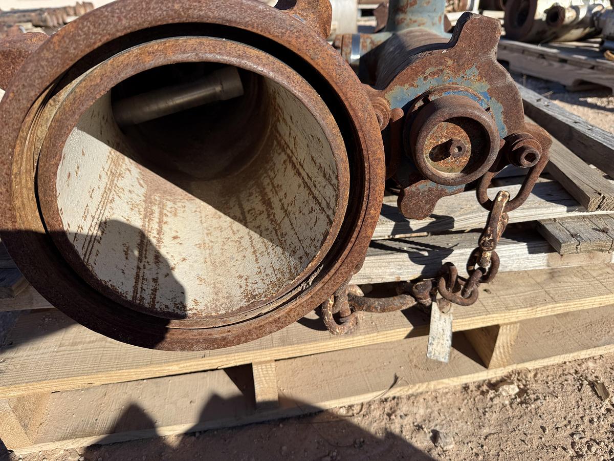 Used (2) MULTI-SIZE SINGLE PLUG CEMENT HEADS