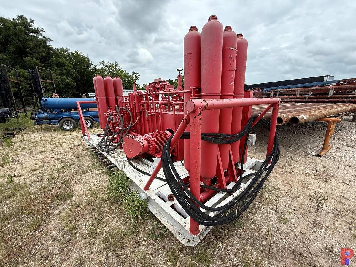 Used BPMF MOD. 720-6 3K PSI 12-BOTTLE 6-STATION ACCUMULATOR CLOSING UNIT SKIDDED