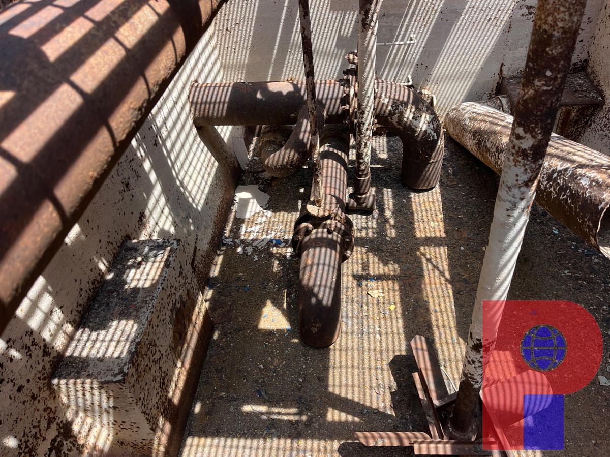 Used 42X10X10 3 COMP. MUD TANK