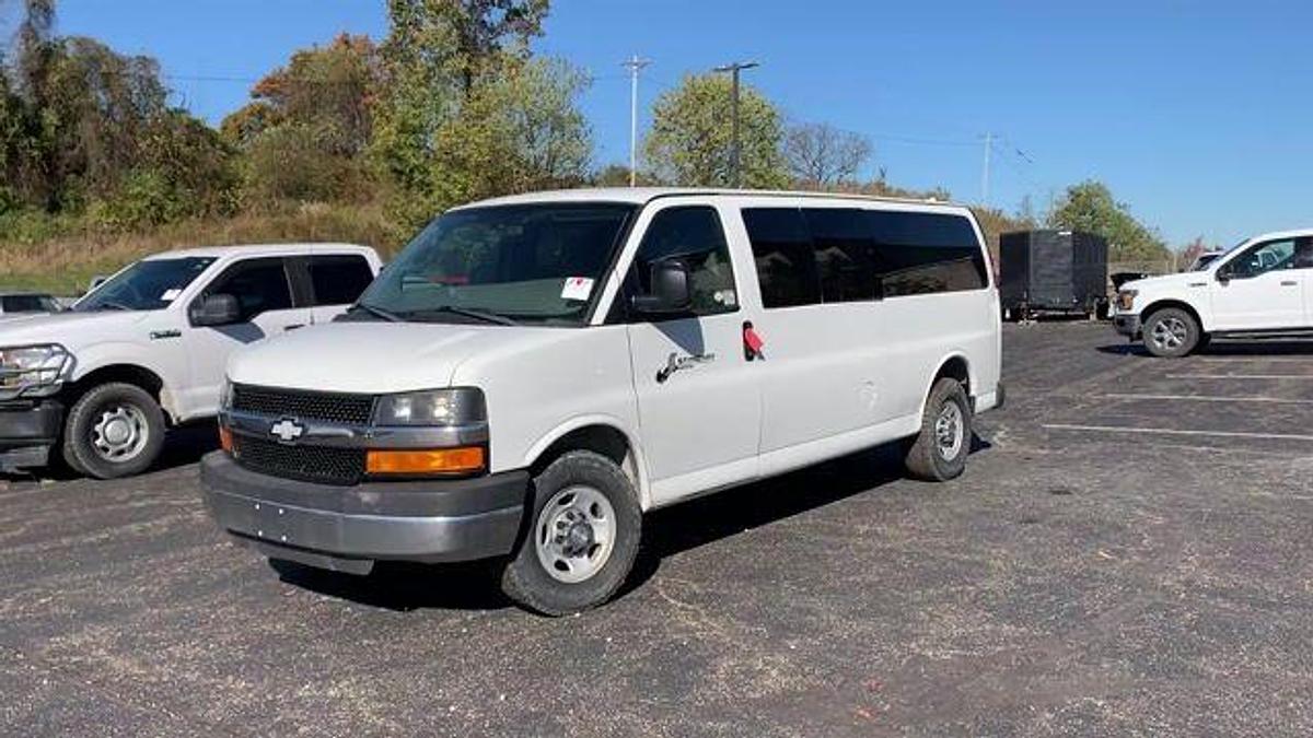Used 2016 CHEVROLET EXPRESS PASSENGER VAN