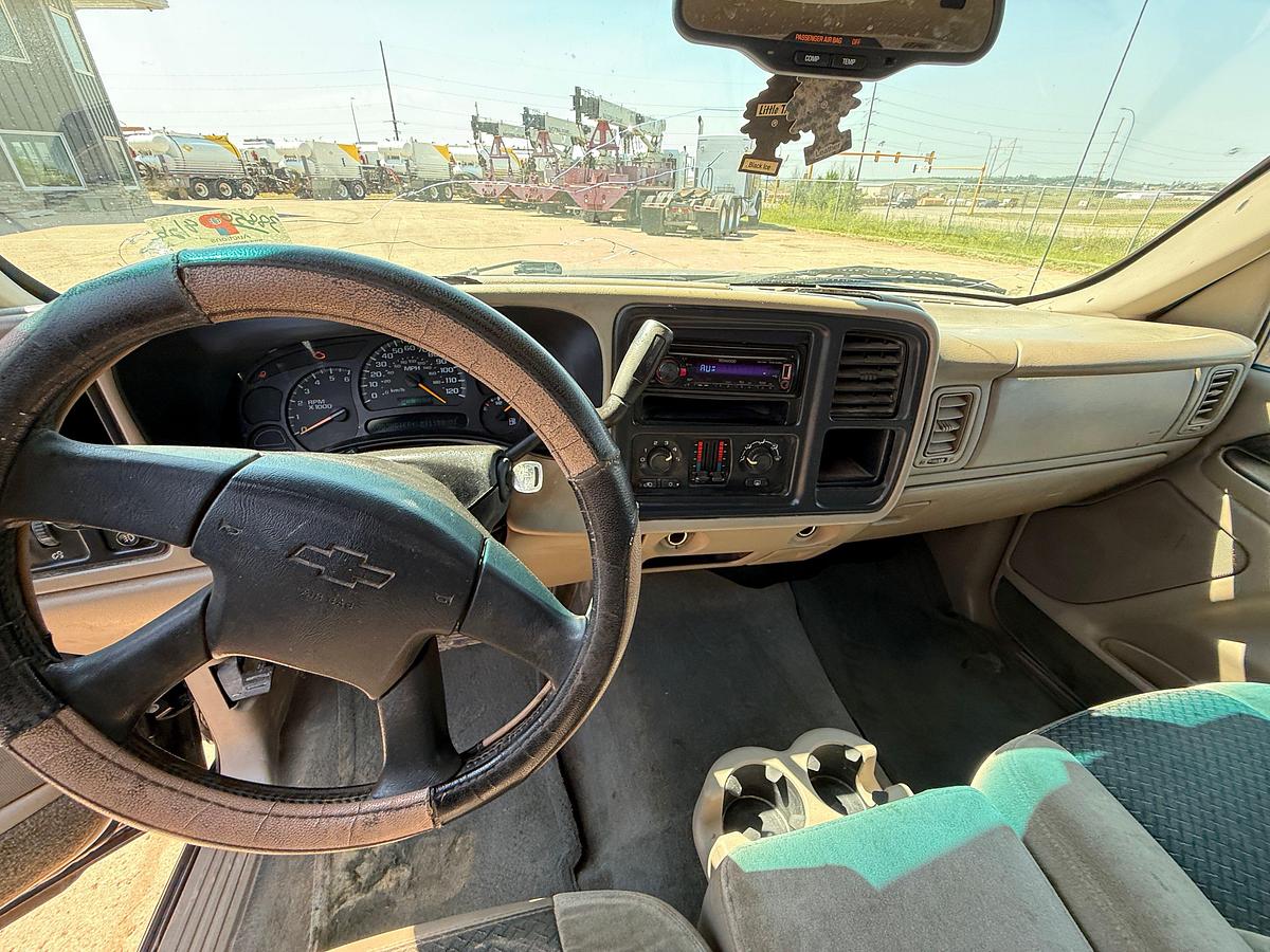 Used 2004 CHEVROLET AVALANCHE 2WD CREW CAB PICKUP TRUCK