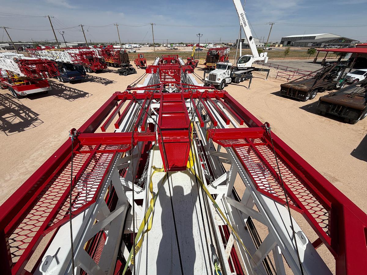 Used FRESHLY REFURBED 2007 CROWN CE600 DD 5 AXLE WELL SERVICE RIG 104'x265K MAST (2026 CAT IV)