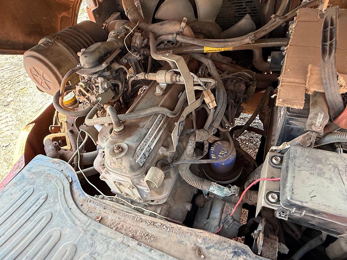 Used TOYOTA 7FGU25 G/LP 4,550 LBS FORKLIFT (inoperable)