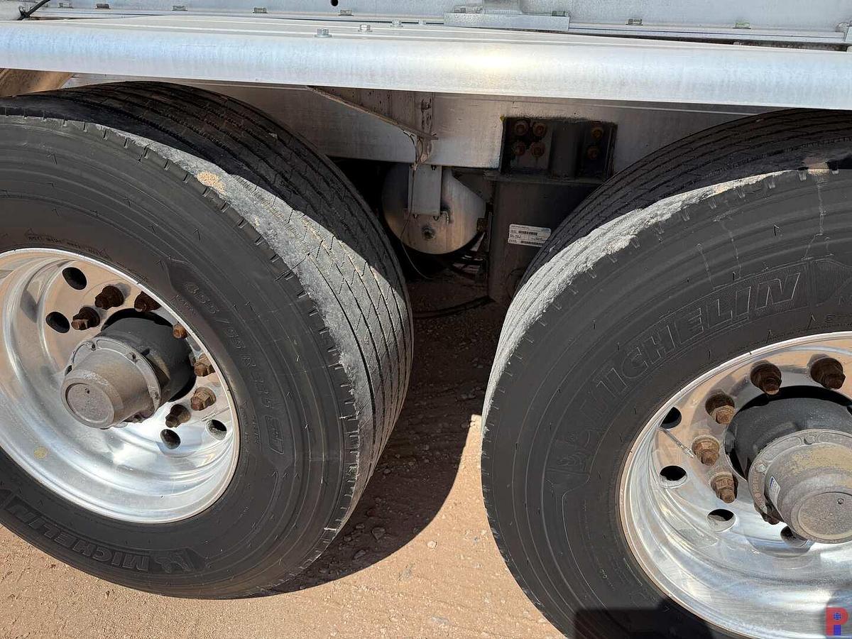 Used 2014 POLAR TANK 9,400 GAL. FUEL TANK TRAILER