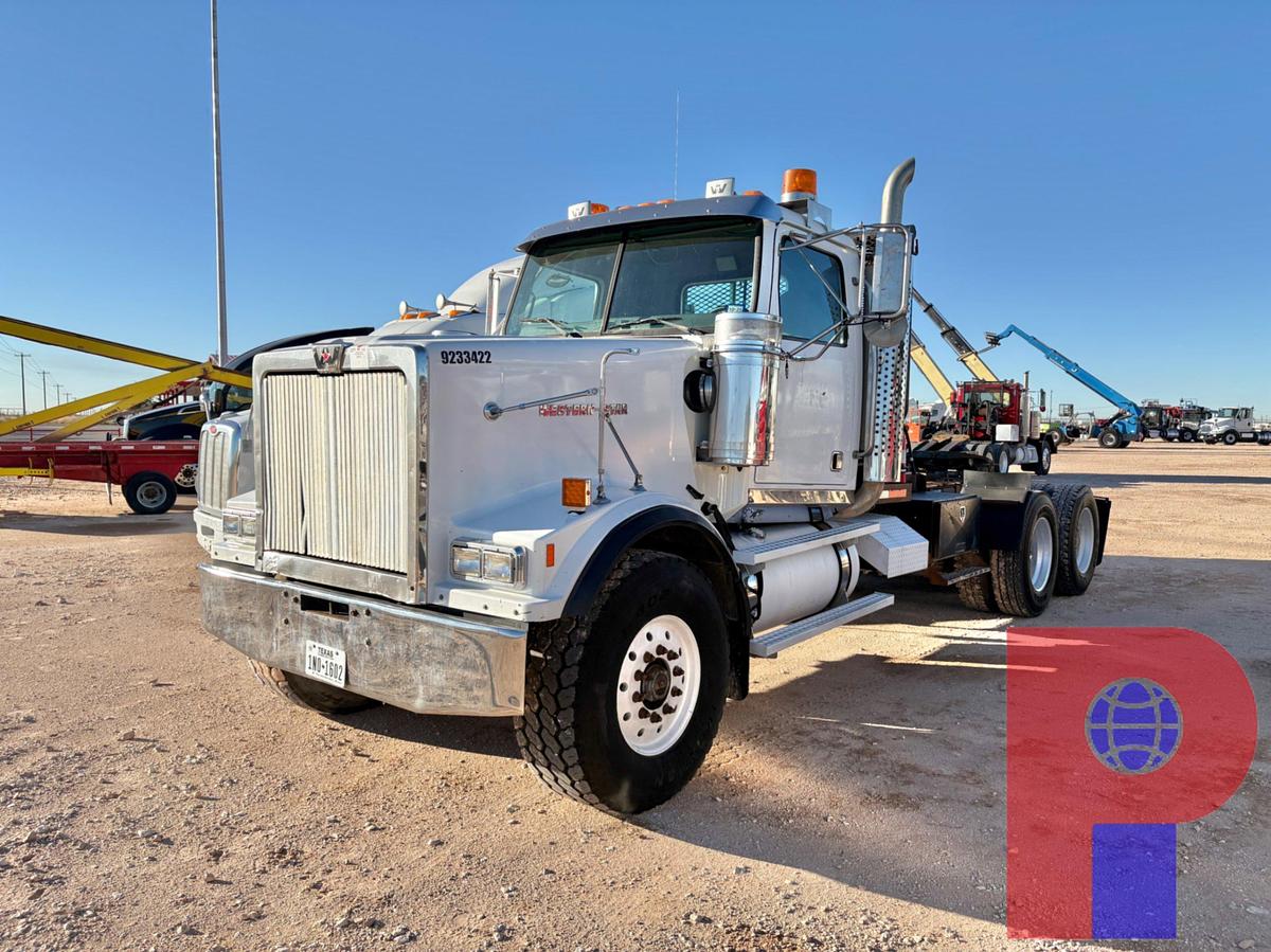 Used 2007 WESTERN STAR 4900 SF T/A DAYCAB WINCH TRUCK