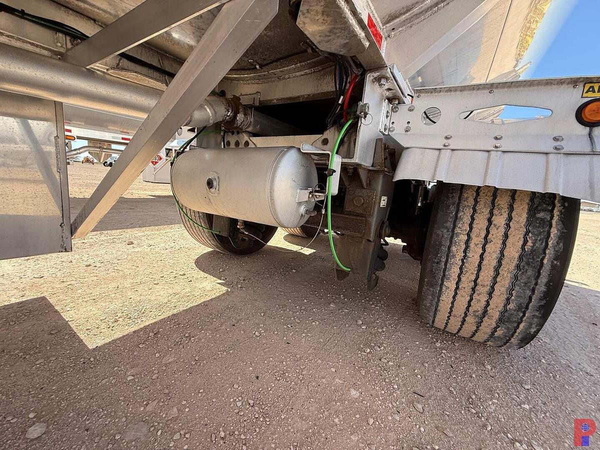 Used 2014 POLAR TANK 9,400 GAL. T/A FUEL TANK TRAILER