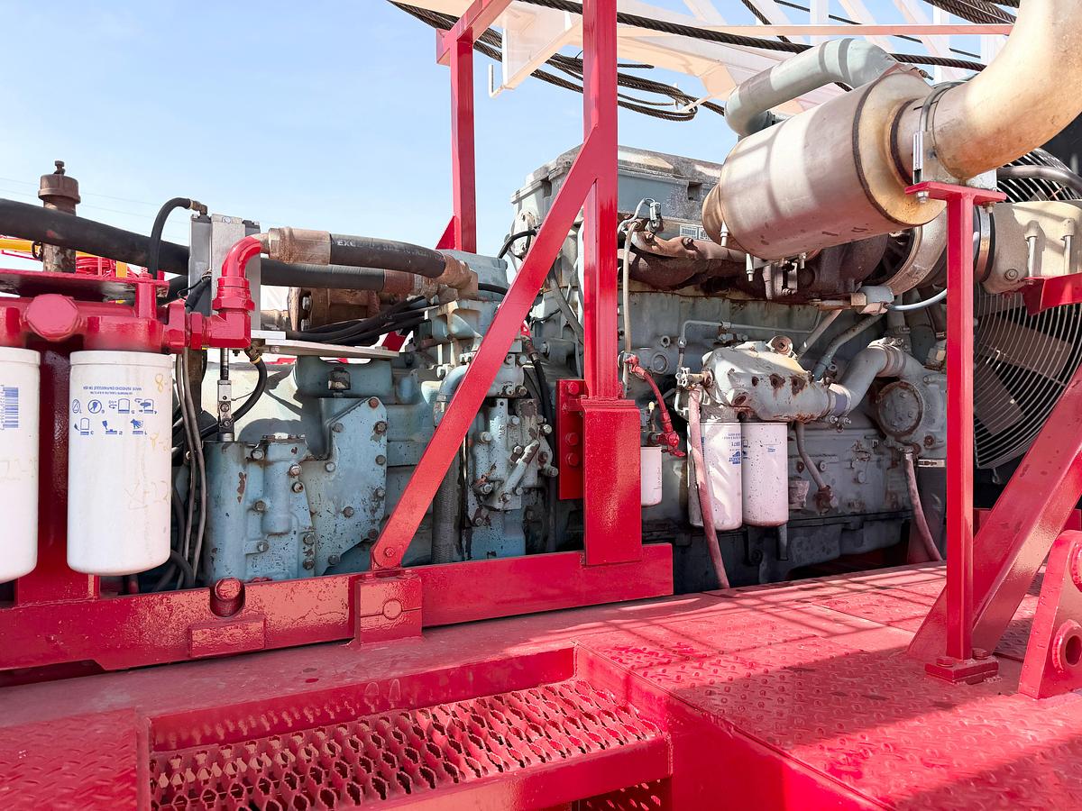 Used FRESHLY REFURBED 2007 CROWN CE600 DD 5 AXLE WELL SERVICE RIG 104'x265K MAST (2026 CAT IV)