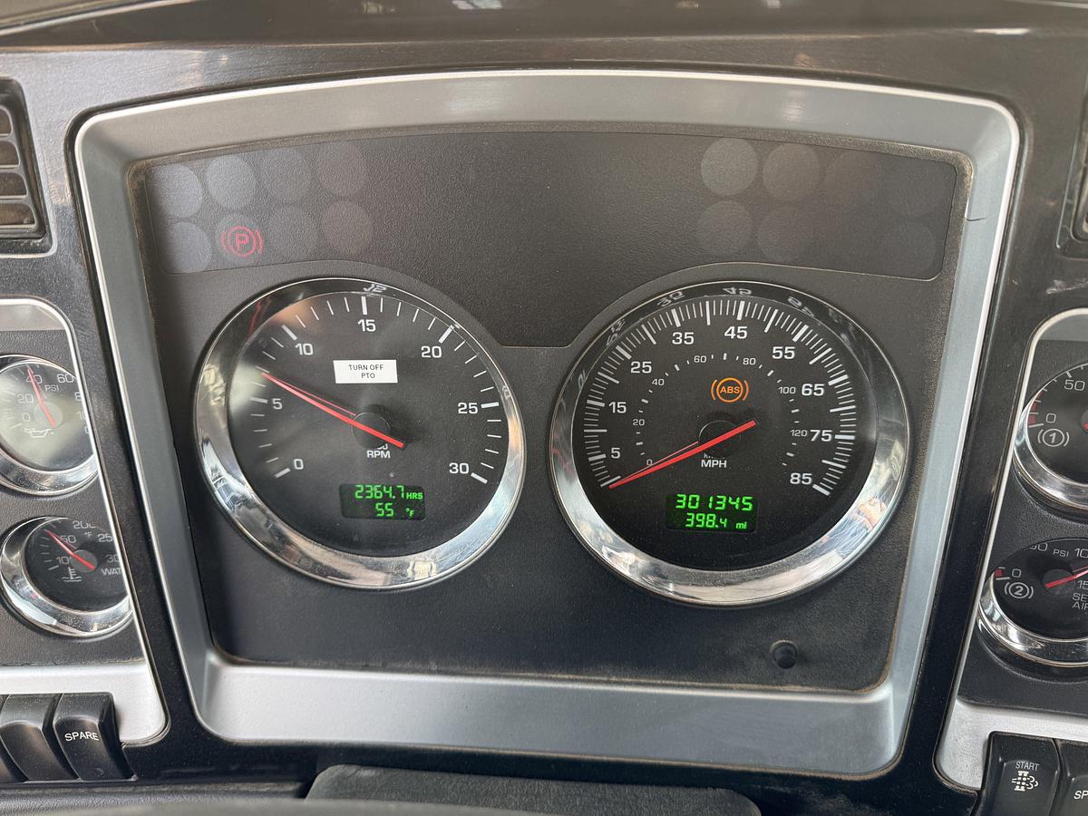 Used 2008 KENWORTH T800 T/A 60K HYD. SLICK BACK WINCH TRUCK