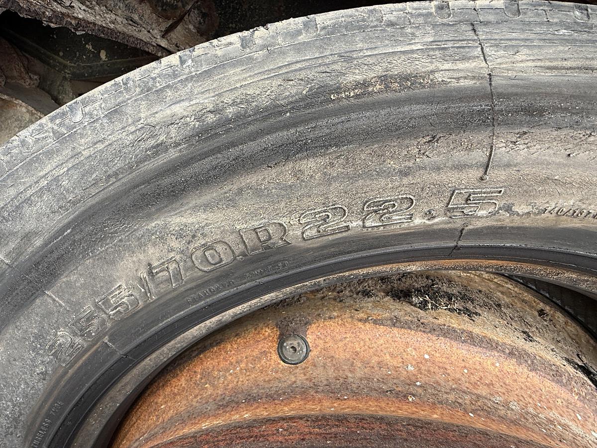 Used OILWELL SA634-5 10K WP TRIPLEX CEMENT PUMP UNIT P/B DETROIT SERIES 60 SKIDDED MTD ON 2007 LUFKIN TRI AXLE NARROW NECK LOWBOY