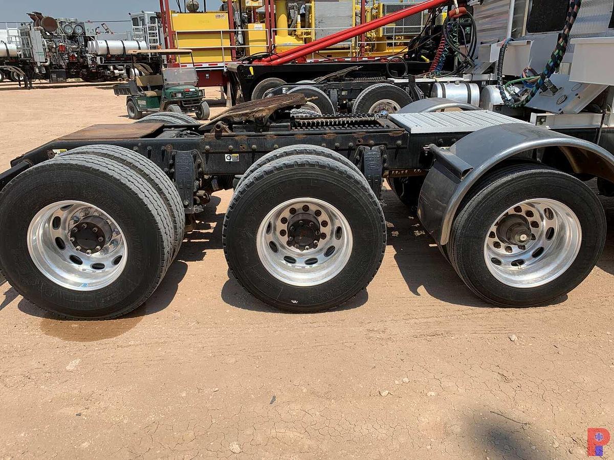 Used 2013 PETERBILT 388 TRI AXLE SLEEPER HAUL TRUCK